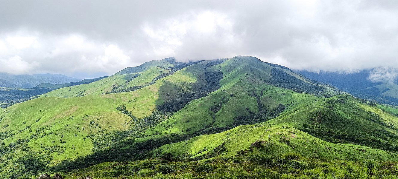 Manja Motte & Makaat Motte Peak Trek - Tour